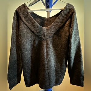 NWT H&M V Neck Cropped Sweater